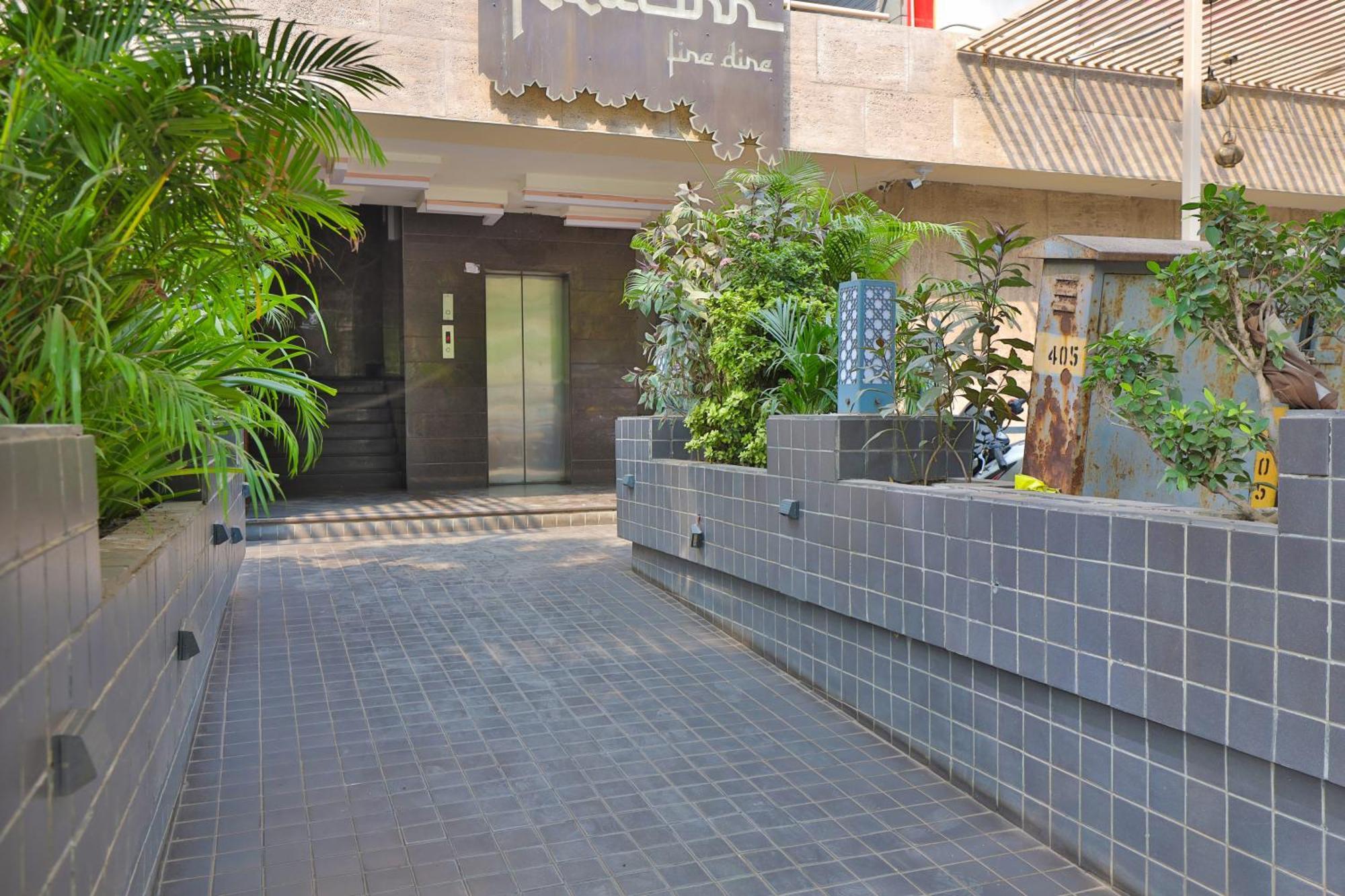 Hotel The Grand Suites Ahmedabad Exterior photo