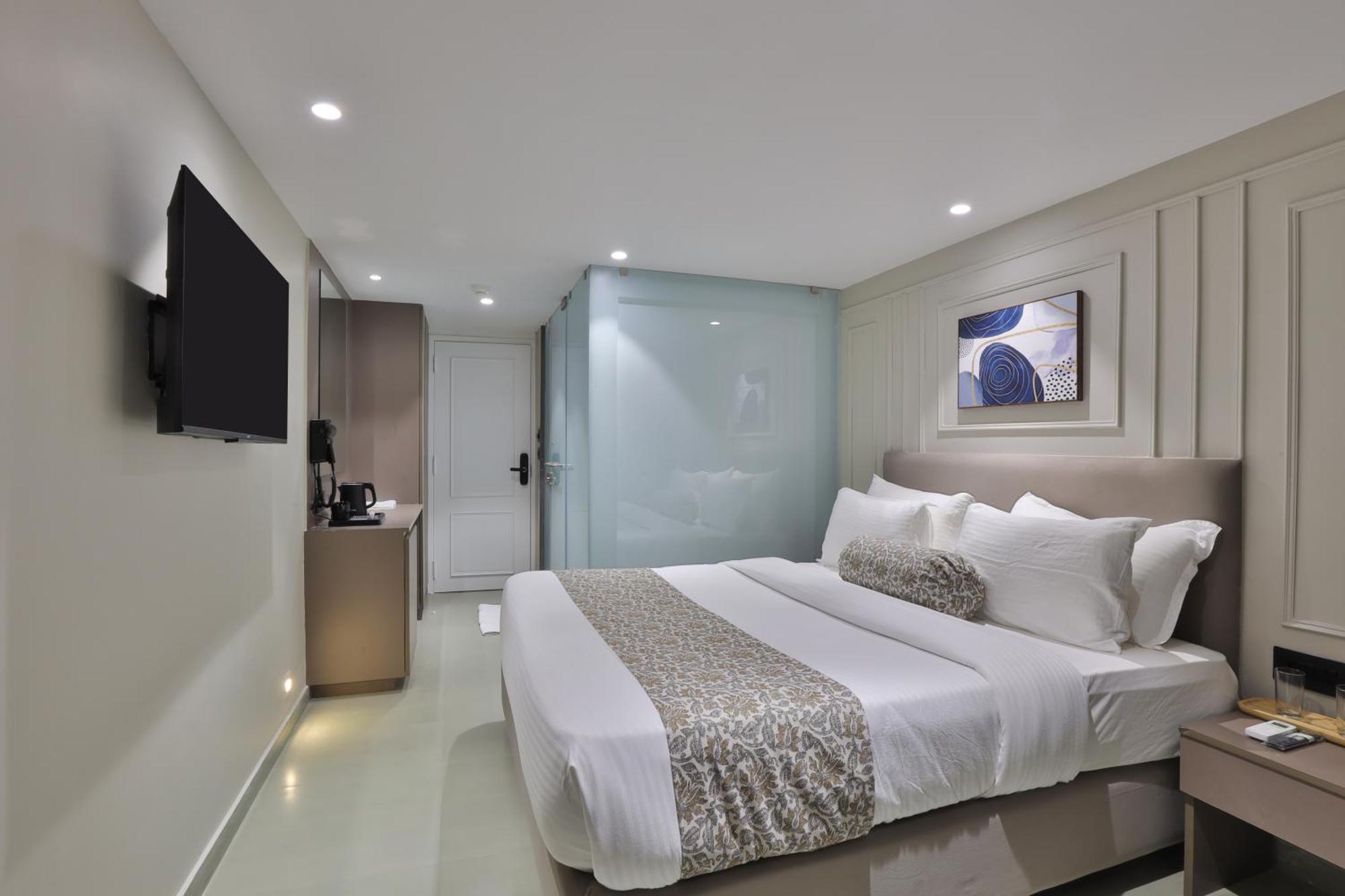 Hotel The Grand Suites Ahmedabad Exterior photo