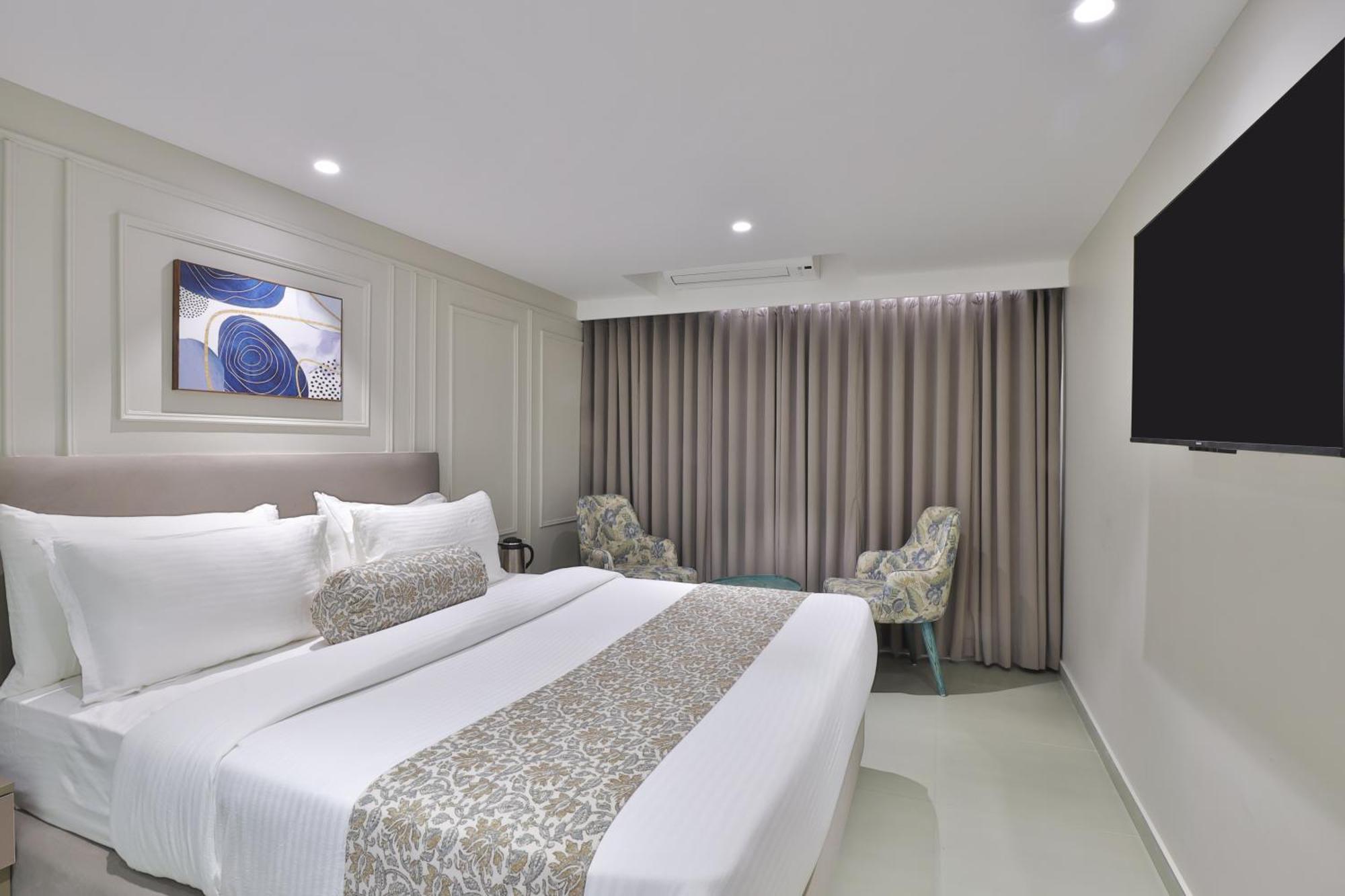Hotel The Grand Suites Ahmedabad Exterior photo