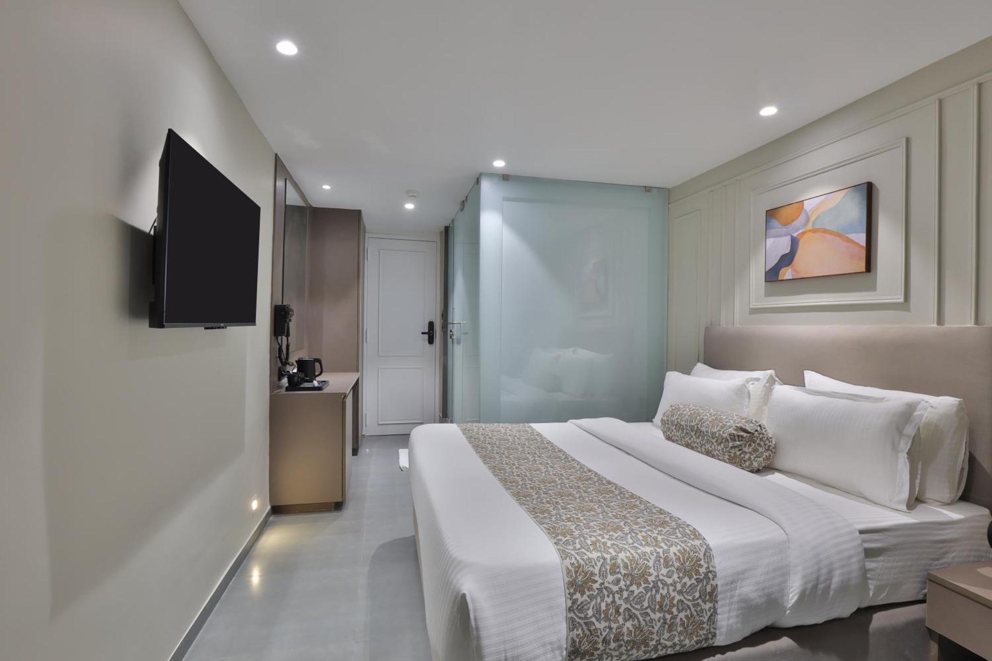 Hotel The Grand Suites Ahmedabad Exterior photo