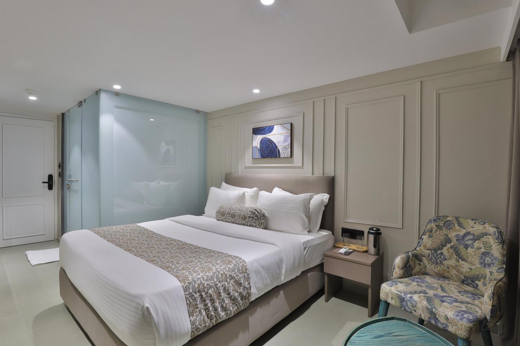 Hotel The Grand Suites Ahmedabad Exterior photo