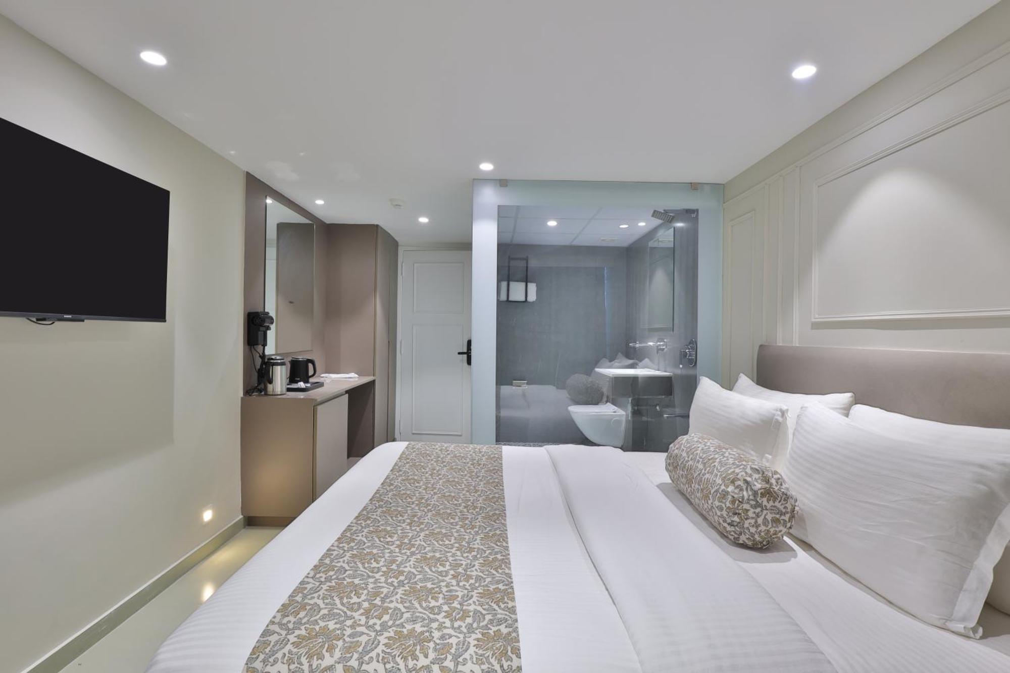 Hotel The Grand Suites Ahmedabad Exterior photo